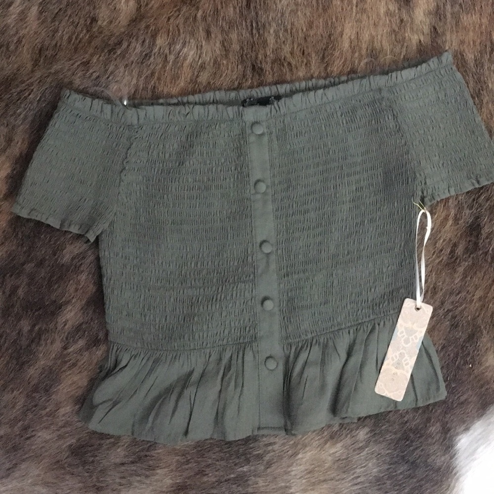 Cute green top